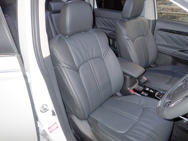 アウトランダー PHEV (EM-0769)