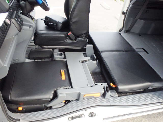 N-VAN (EH-2053) - 3