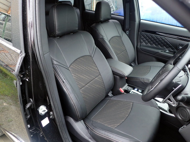 アウトランダー PHEV (EM-7530)