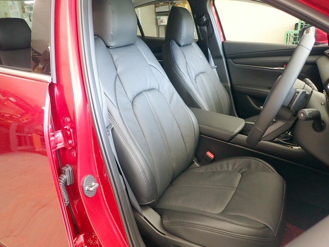 MAZDA3 セダン (EZ-7062)