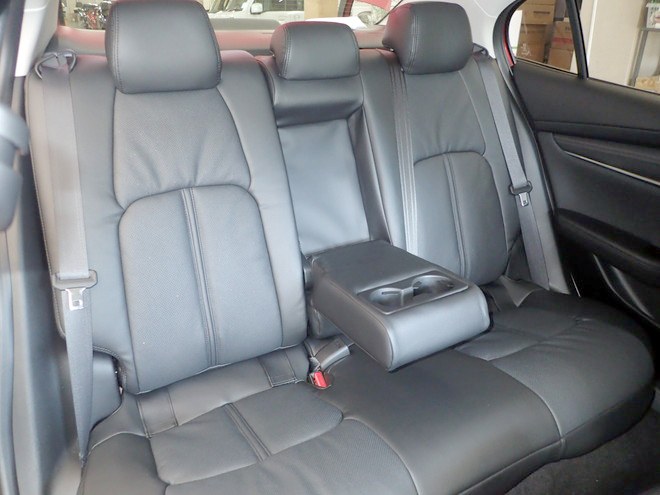 MAZDA3 セダン (EZ-7062) - 3