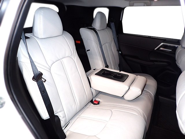 アウトランダー PHEV (EM-7533) - 2